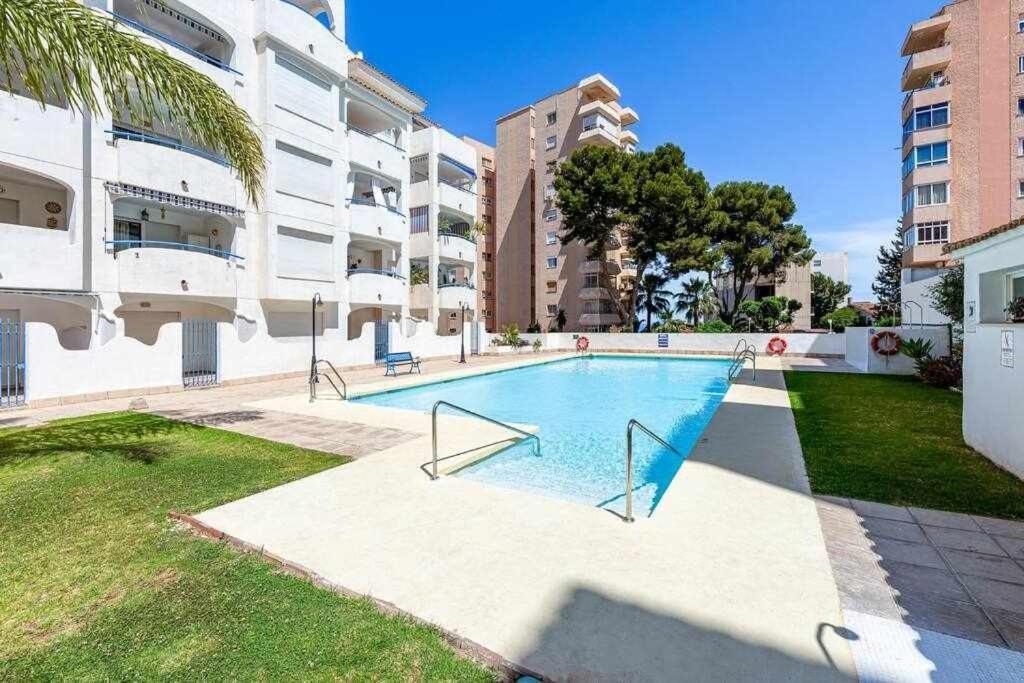 797 Holiday Rentals- Hermoso Apartamento Para 4 En Benalmadena Benalmádena Exterior foto